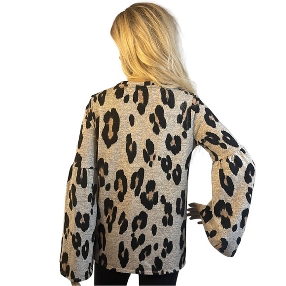 Casual Collection by F & F Gray and Black Animal Print Dolman Sleeve Sweater - Picture 7 of 9